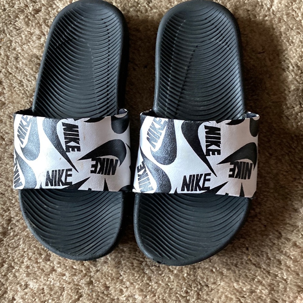 Kids Nike slides